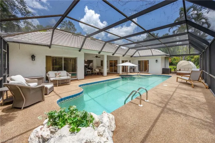 816 Turkey Oak Ln, Naples, Florida 34108