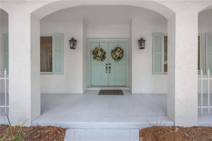 816 Turkey Oak Ln, Naples, Florida 34108