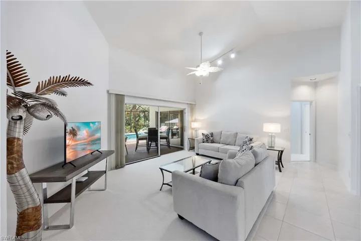 816 Turkey Oak Ln, Naples, Florida 34108