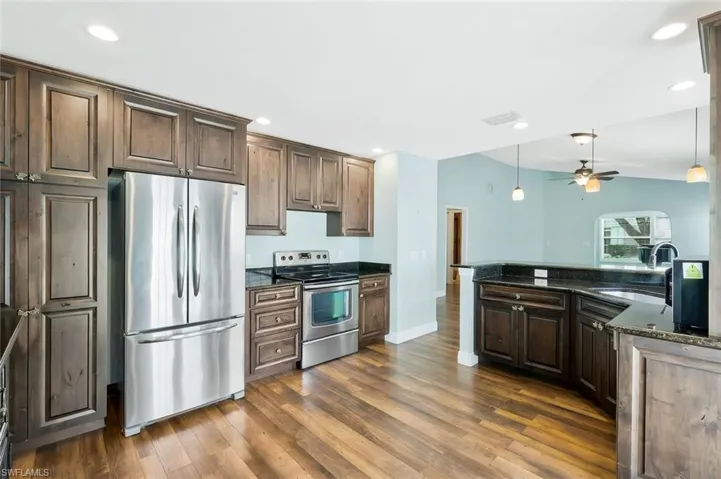 14875  Crescent Cove  DR, Fort Myers, FL 33908