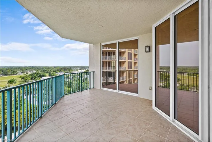 Perfect size Balcony for all occasions, Incredible water view!