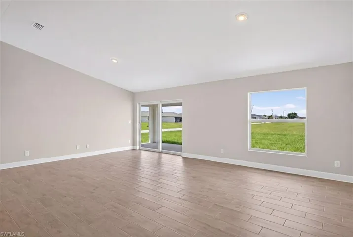 1135 Nw 8th Pl, Cape Coral, Florida 33993