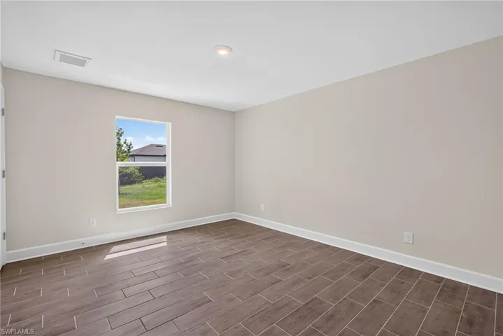 1135 Nw 8th Pl, Cape Coral, Florida 33993