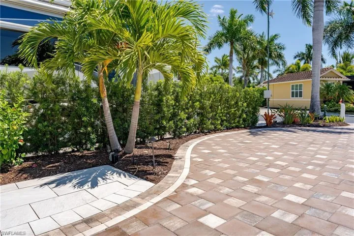 13461 Ladyfish Ln, Naples, Florida 34114