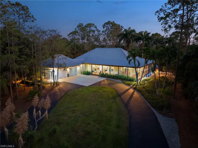 5660  English Oaks  LN, Naples, FL 34119