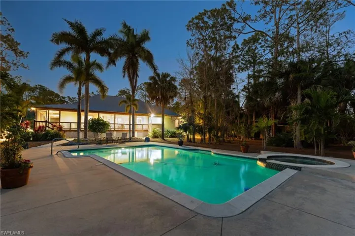 5660  English Oaks  LN, Naples, FL 34119