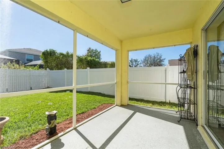 9705  Gladiolus Bulb  LOOP, Fort Myers, FL 33908