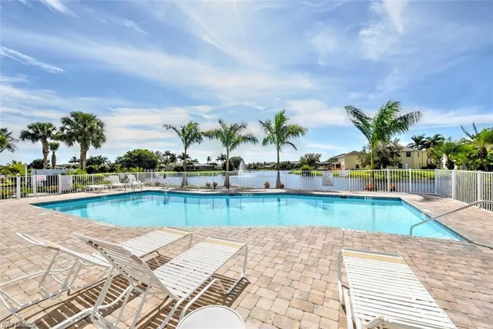 9705  Gladiolus Bulb  LOOP, Fort Myers, FL 33908