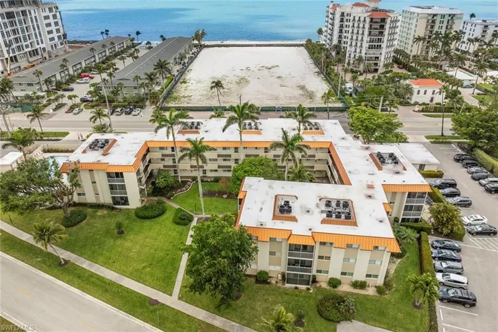 1100  Gulf Shore N BLVD, Naples, FL 34102
