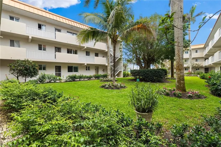 1100  Gulf Shore N BLVD, Naples, FL 34102