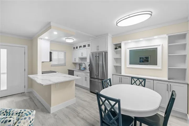 1100  Gulf Shore N BLVD, Naples, FL 34102