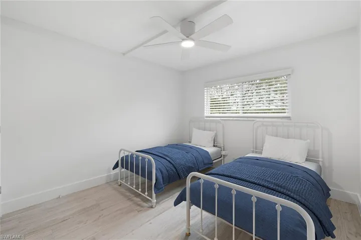 1100  Gulf Shore N BLVD, Naples, FL 34102