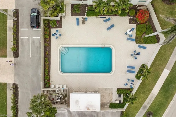1100  Gulf Shore N BLVD, Naples, FL 34102
