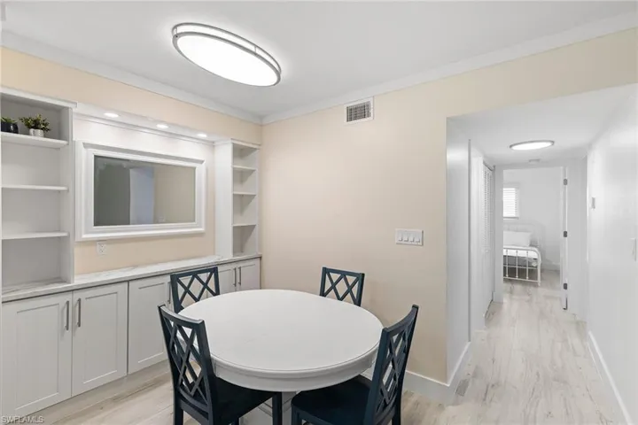 1100  Gulf Shore N BLVD, Naples, FL 34102