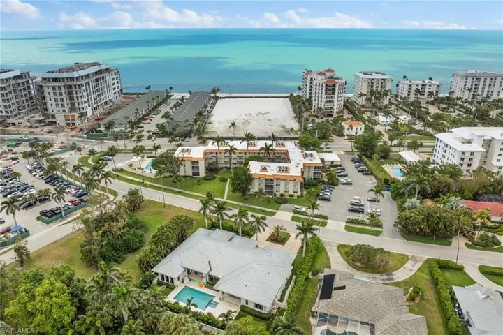 1100  Gulf Shore N BLVD, Naples, FL 34102