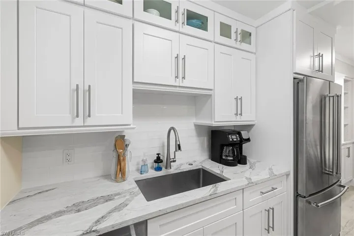 1100  Gulf Shore N BLVD, Naples, FL 34102