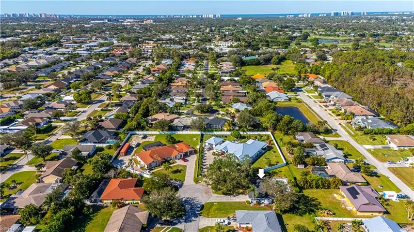 Birds eye view of property