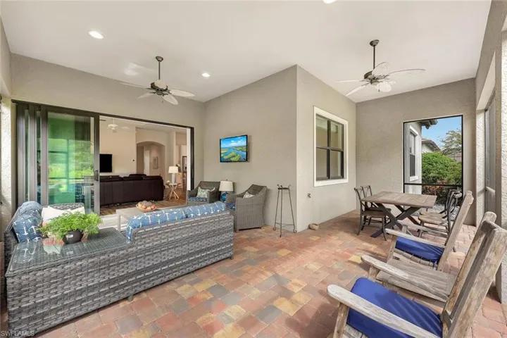 Spacious Lanai