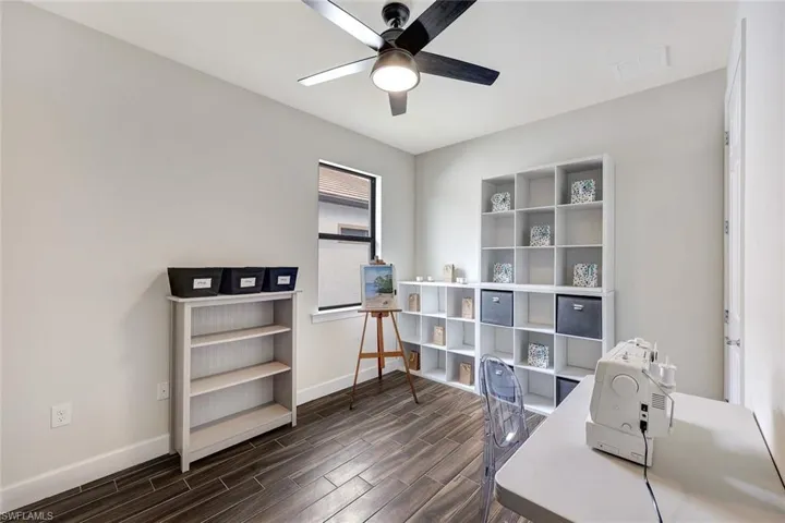 4th Bedroom/Hobby Room