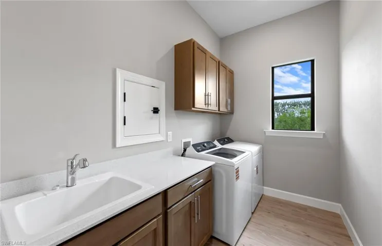 1925  Don Benito  WAY, Naples, FL 34120