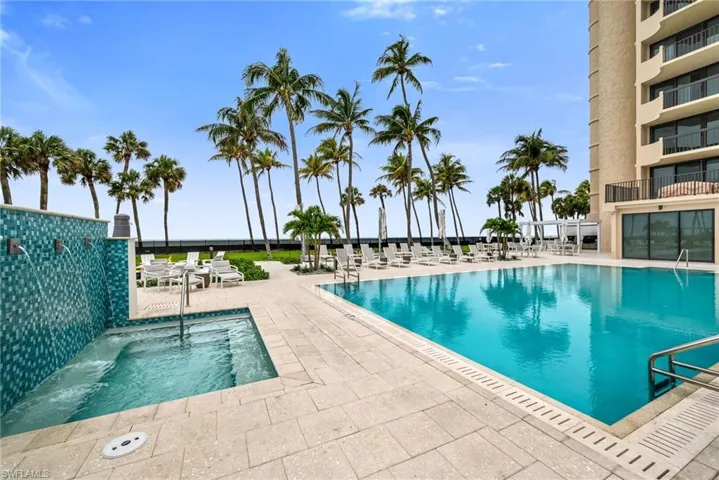 Relax poolside and enjoy the ultimate Florida lifestyle!