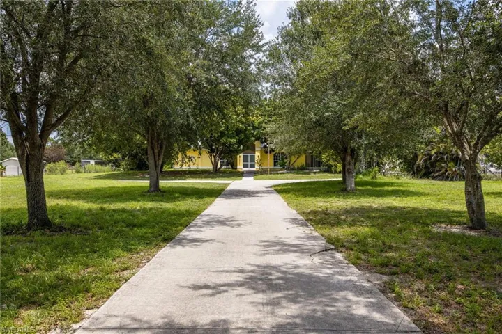 4925 Skates Cir, Fort Myers, Florida 33905