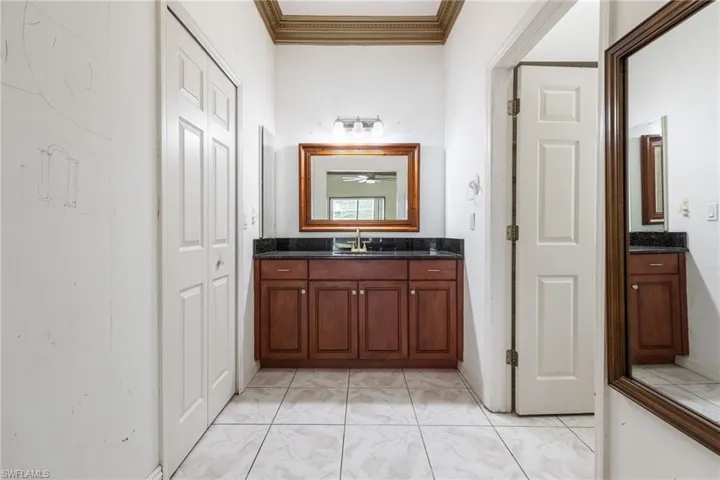 4925 Skates Cir, Fort Myers, Florida 33905
