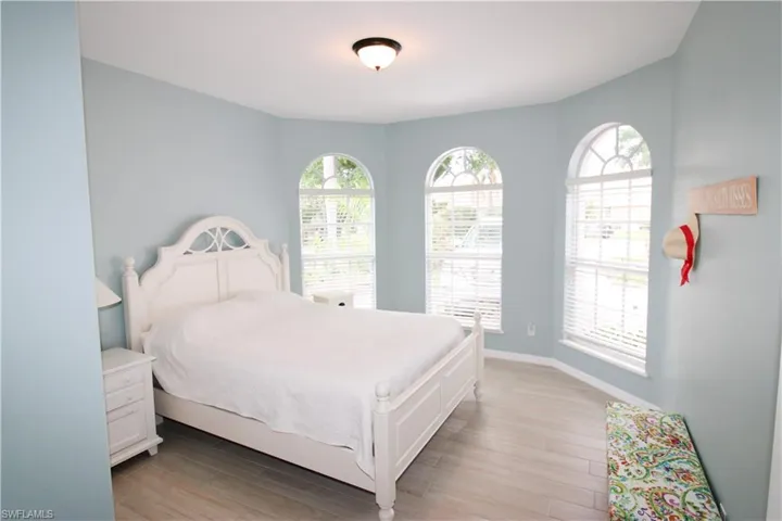 4388  Pomarine  CT, Naples, FL 34119