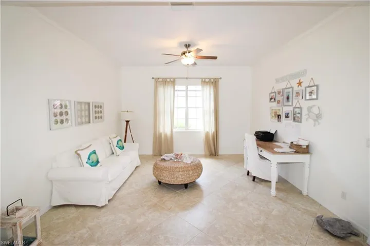 4388  Pomarine  CT, Naples, FL 34119