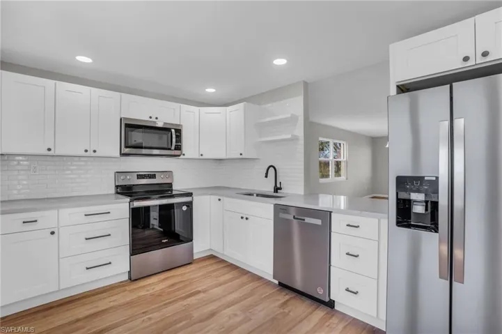 1740 Pine Valley DR # 212, FORT MYERS FL 33907