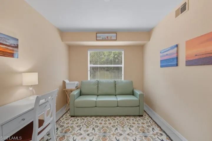 145 Robin Hood Cir 104, Naples, Florida 34104