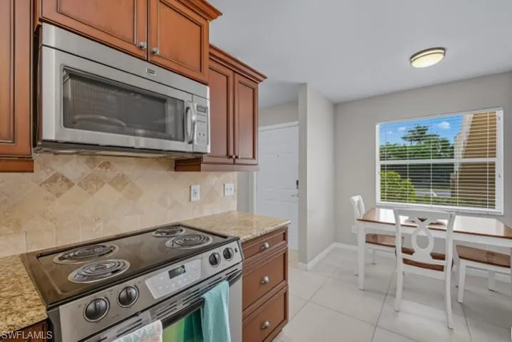 145 Robin Hood Cir 104, Naples, Florida 34104