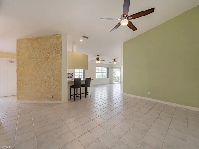 5021  Ventura  CT, Naples, FL 34109