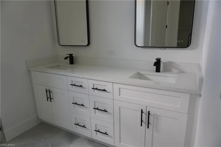 2523 Sw 18th Ave, Cape Coral, Florida 33914