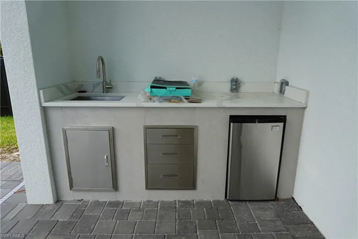 2523 Sw 18th Ave, Cape Coral, Florida 33914