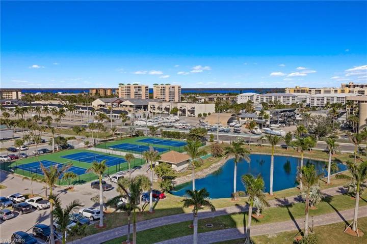 Pickleball and tennis courts