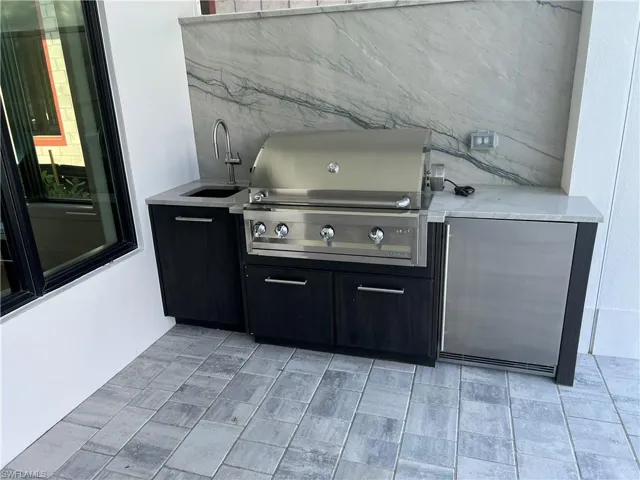 Outdoor Kitchen