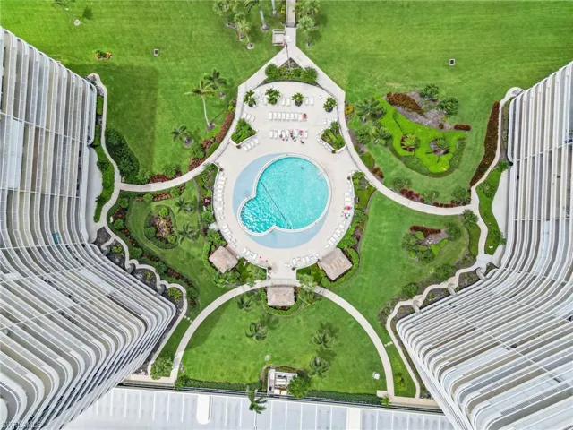 Birds eye view of property