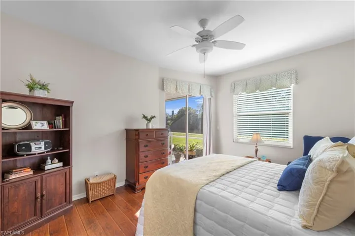 Master bedroom w/sliding door to lanai