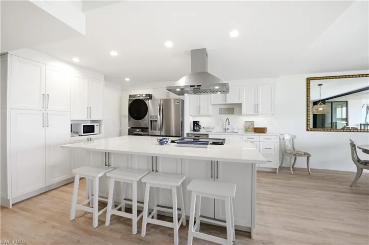 2316 Gulf Shore Blvd N 411, Naples, Florida 34103