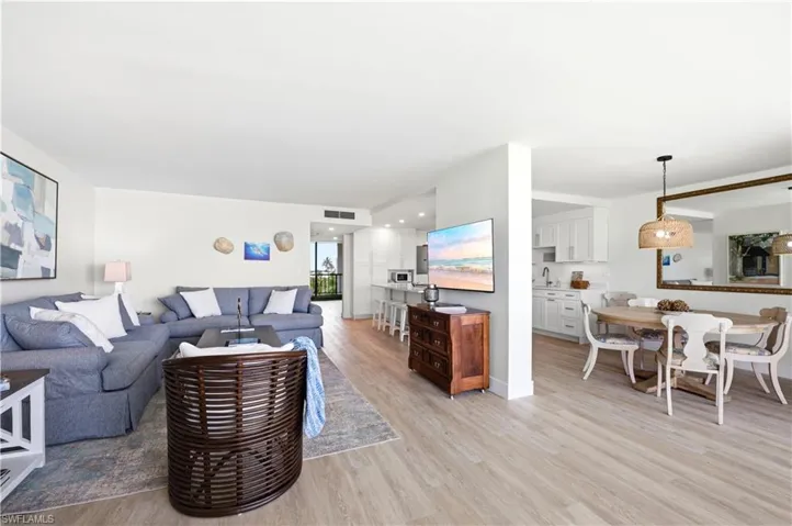 2316 Gulf Shore Blvd N 411, Naples, Florida 34103