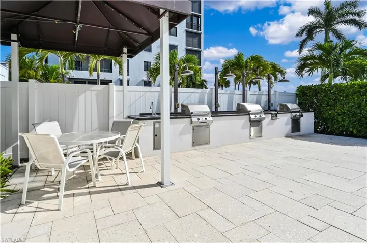 2316 Gulf Shore Blvd N 411, Naples, Florida 34103