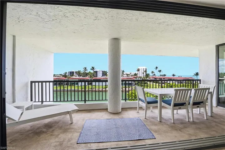 2316 Gulf Shore Blvd N 411, Naples, Florida 34103