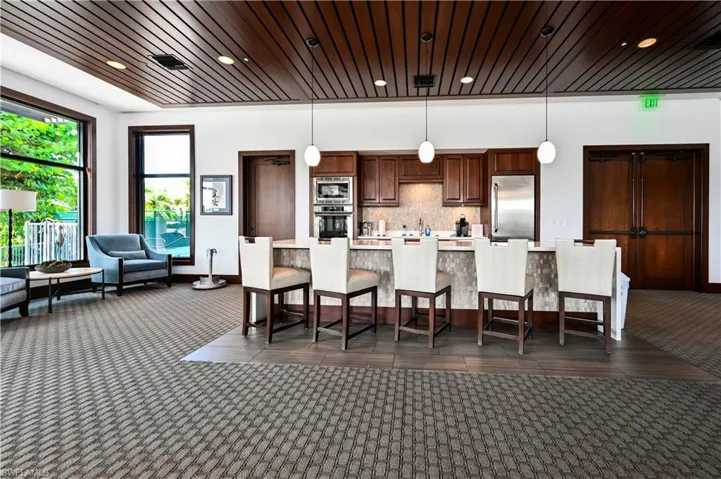2316 Gulf Shore Blvd N 411, Naples, Florida 34103