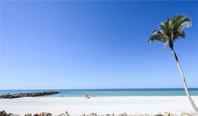 2316 Gulf Shore Blvd N 411, Naples, Florida 34103