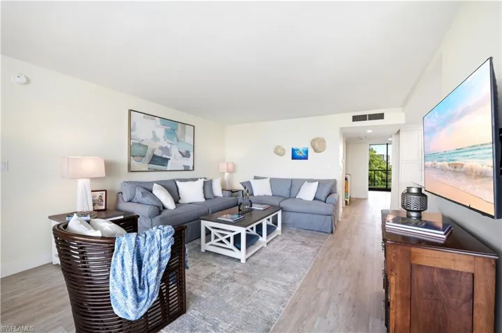 2316 Gulf Shore Blvd N 411, Naples, Florida 34103