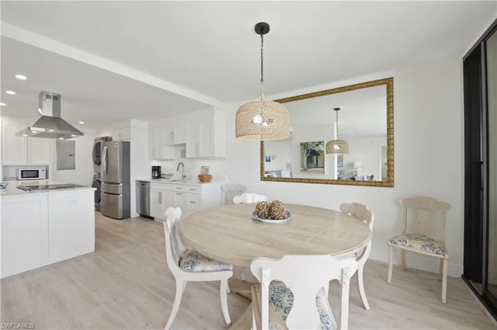 2316 Gulf Shore Blvd N 411, Naples, Florida 34103