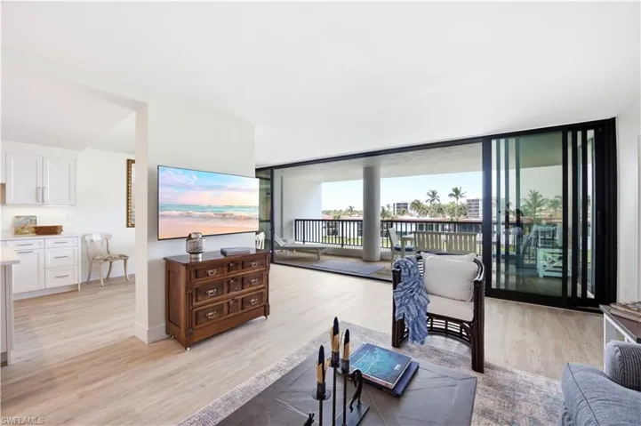 2316 Gulf Shore Blvd N 411, Naples, Florida 34103
