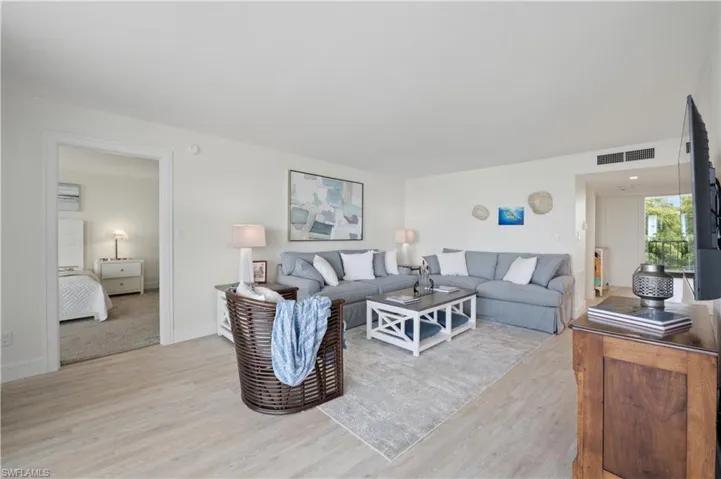 2316 Gulf Shore Blvd N 411, Naples, Florida 34103
