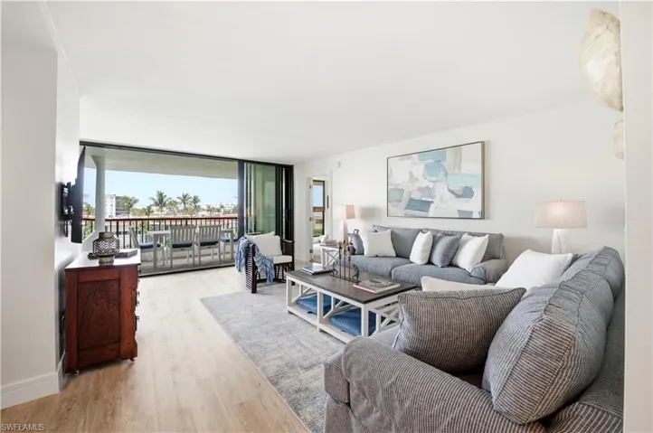 2316 Gulf Shore Blvd N 411, Naples, Florida 34103